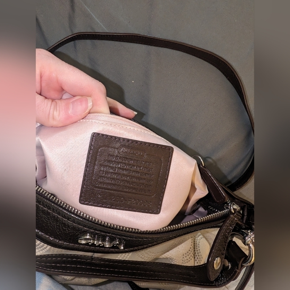 Authentic Coach purse - Picture 6 of 7